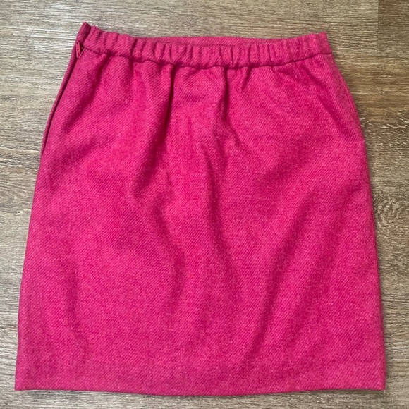 Elegant Pink Skirt - Picture 2 of 5